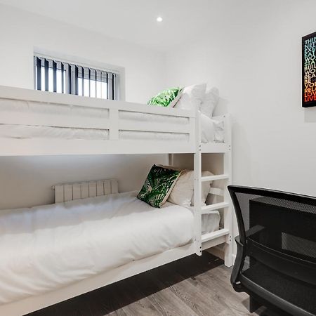 Вилла Stylish 4Bd - Coop Live - Etihad - Parking - Ev Манчестер Экстерьер фото