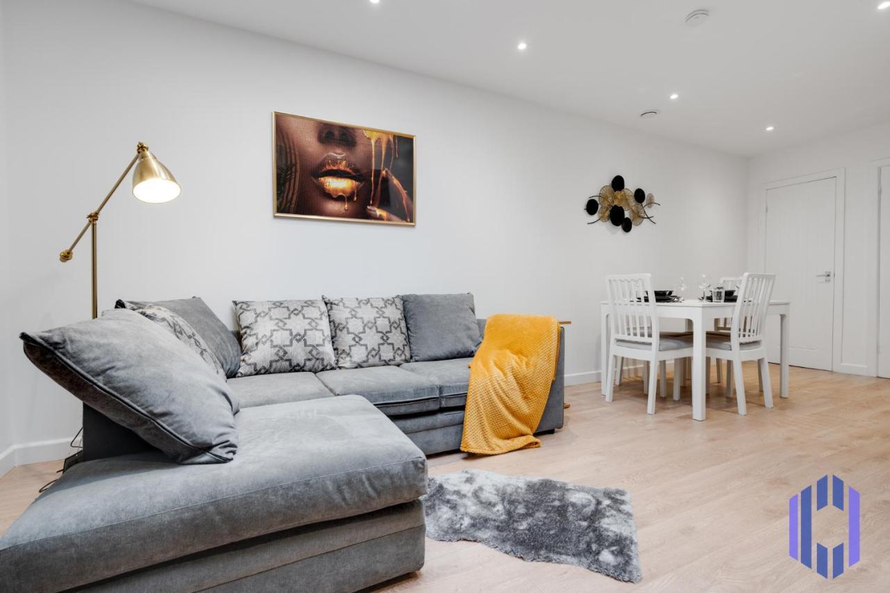Вилла Stylish 4Bd - Coop Live - Etihad - Parking - Ev Манчестер Экстерьер фото