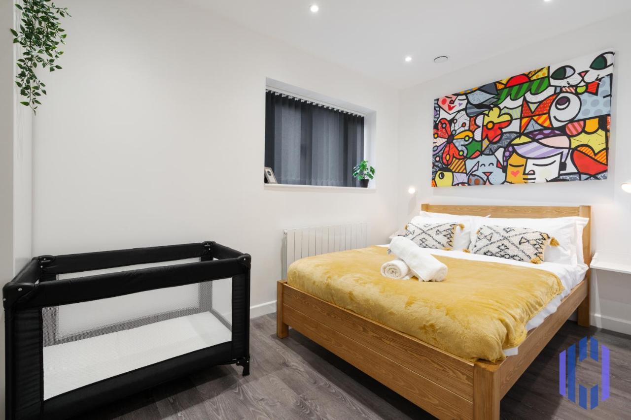 Вилла Stylish 4Bd - Coop Live - Etihad - Parking - Ev Манчестер Экстерьер фото