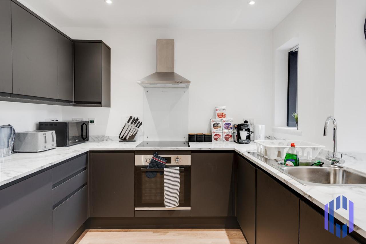 Вилла Stylish 4Bd - Coop Live - Etihad - Parking - Ev Манчестер Экстерьер фото