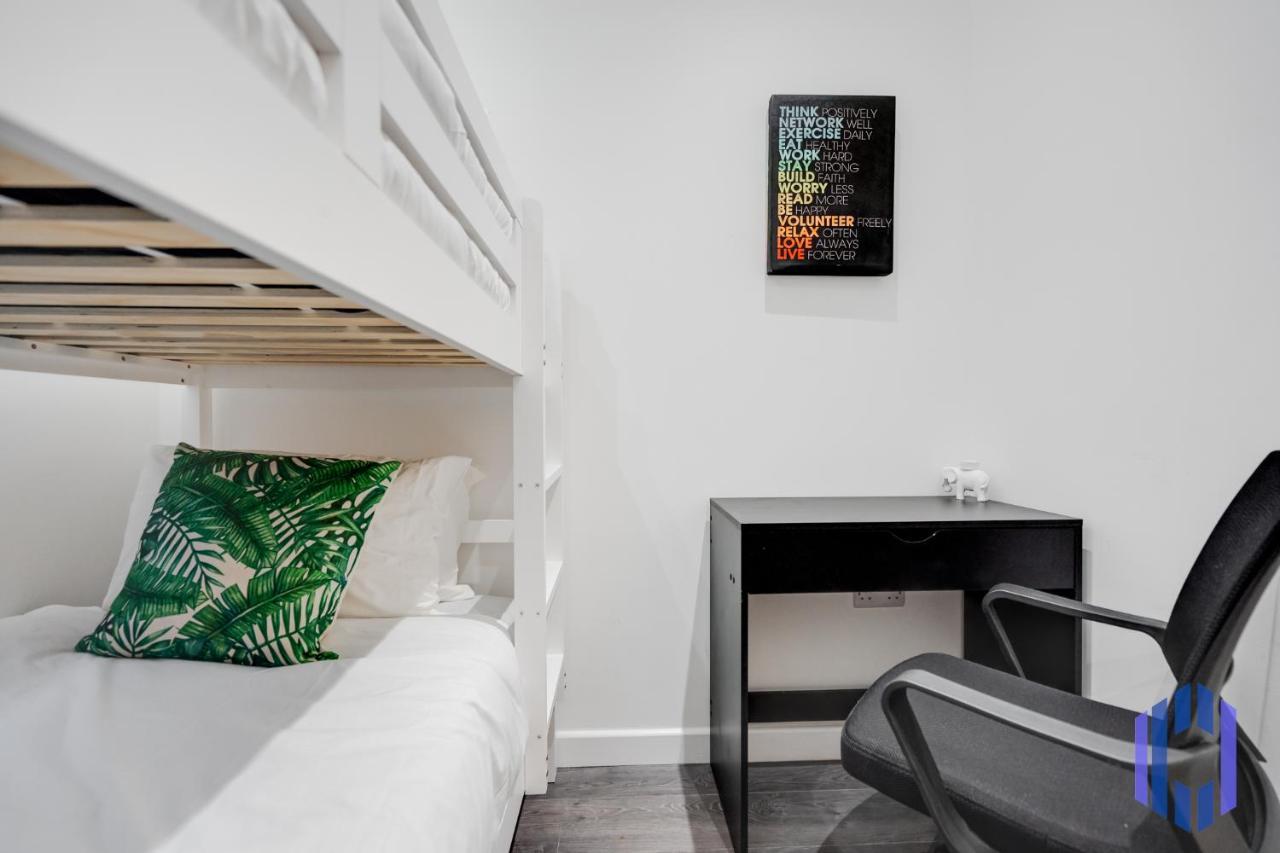 Вилла Stylish 4Bd - Coop Live - Etihad - Parking - Ev Манчестер Экстерьер фото