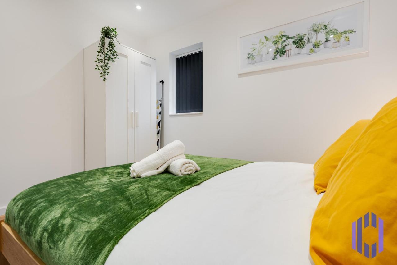 Вилла Stylish 4Bd - Coop Live - Etihad - Parking - Ev Манчестер Экстерьер фото